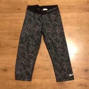 Nike Pro crop leggings